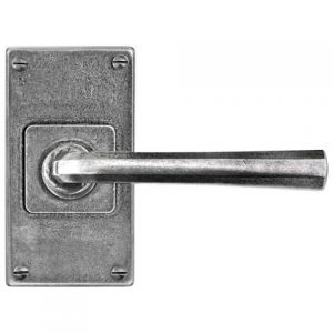 Finesse Pewter FD305 Lever on 'Jesmond' Short Latchplate (Set)