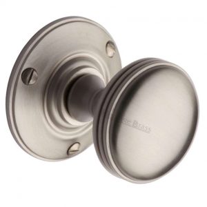 Heritage Brass RHM988 Richmond Door Knob on Rose (Set)
