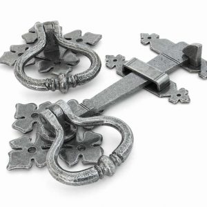 From the Anvil Pewter Shakespeare Latch Set - 33685