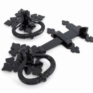 From the Anvil Black Shakespeare Latch Set - 33819