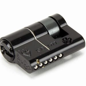 From the Anvil Black 30/10 6pin Single Cylinder - 91861