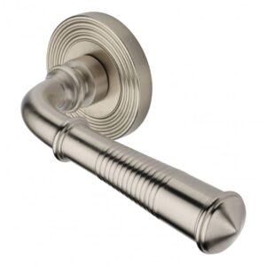 Heritage Brass RR1935 Bridgetown Reeded Door Handle on Round Rose (Set)
