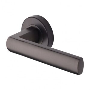 Heritage Brass V6230 Poseidon Door Handle on Round Rose (Set)